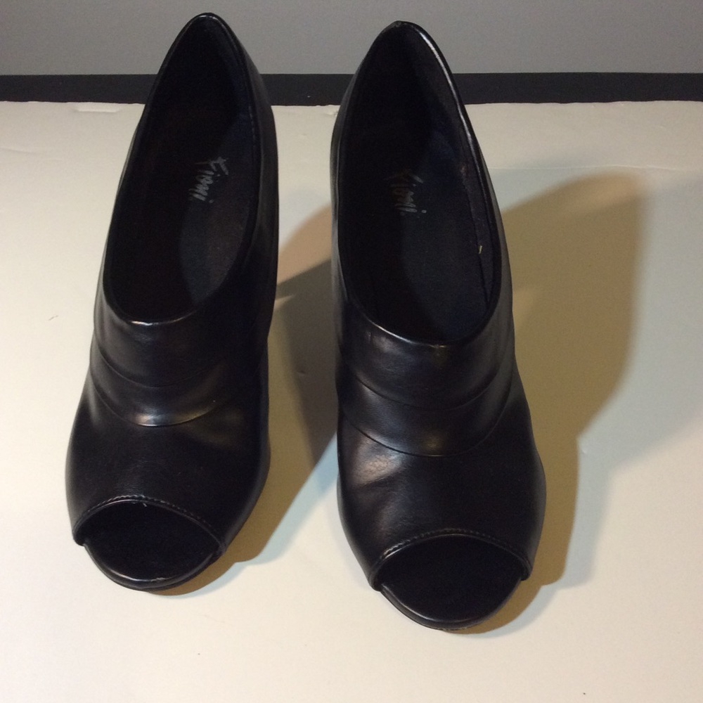 Women’s Black High Heel Shoes
